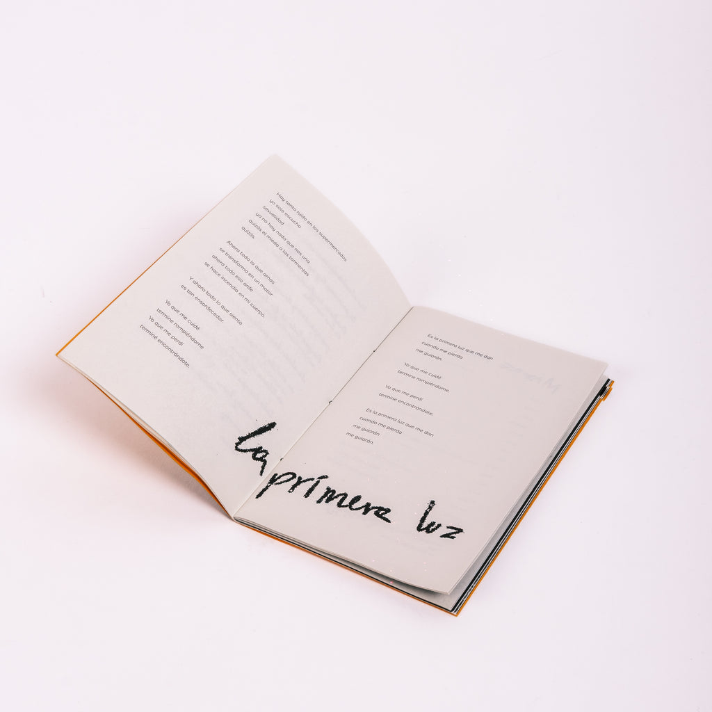 CAMILA MORENO - LA PRIMERA LUZ (LIBRO)